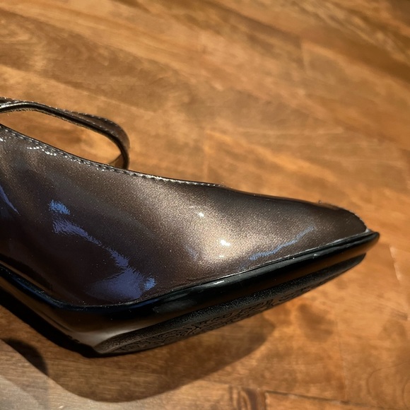 Sofft Bronze Toe Peep Patent Leather Heels - Picture 8 of 9